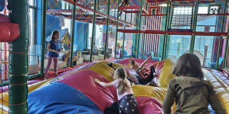 Powiększ grafikę: polkolonie-zimowe-w-naszej-szkole-672323.jpg