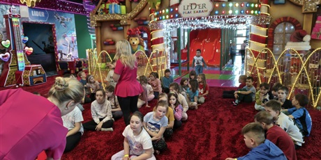 Powiększ grafikę: polkolonie-zimowe-w-naszej-szkole-672340.jpg