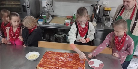 Powiększ grafikę: polkolonie-zimowe-w-naszej-szkole-672344.jpg