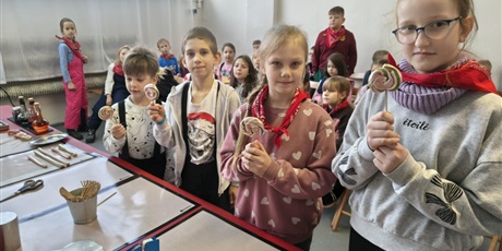 Powiększ grafikę: polkolonie-zimowe-w-naszej-szkole-672398.jpg