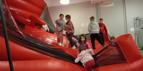 Powiększ grafikę: polkolonie-zimowe-w-naszej-szkole-672422.jpg