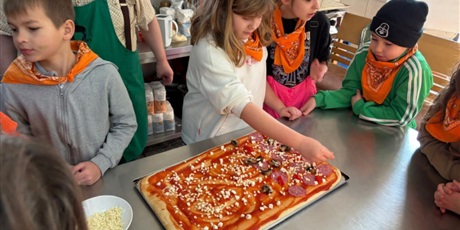 Powiększ grafikę: polkolonie-zimowe-w-naszej-szkole-672533.jpg