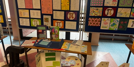 Powiększ grafikę: swieto-matematyki-683892.jpg