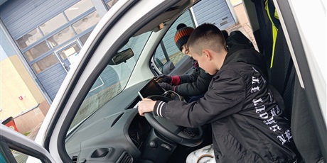 Powiększ grafikę: warsztaty-ekologiczne-pt-gaz-ziemny-blekitne-paliwo-666997.jpg