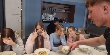 Powiększ grafikę: warsztaty-profilaktyczne-klasy-8b-i-8hd-676934.jpg