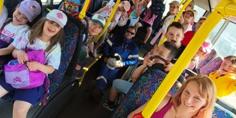 Powiększ grafikę: wizyta-grupy-0a-w-stoczni-remontowej-700010.jpg