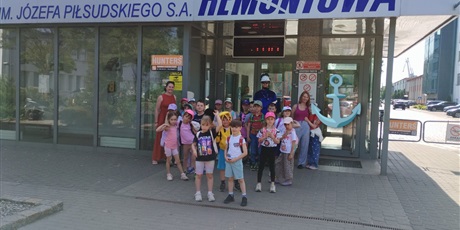 Powiększ grafikę: wizyta-grupy-0a-w-stoczni-remontowej-700020.jpg