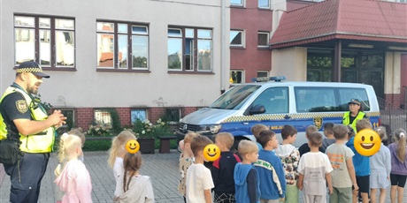 Powiększ grafikę: wizyta-strazy-miejskiej-w-zerowce-713118.jpg