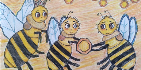 Powiększ grafikę: Trzy uśmiechniete pszczoły patrzą sobie w oczy. Jedna nosi koronę królowej.  Dwie pozostałe pszczoły trzymają plaster miodu.
