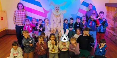 Zerówki na wycieczce w "Pracowni Zająca" w Jagatowie