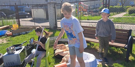 Powiększ grafikę: gratosfera-pomysl-na-swobodna-zabawe-534128.jpg