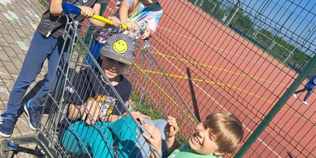 Powiększ grafikę: gratosfera-pomysl-na-swobodna-zabawe-534131.jpg